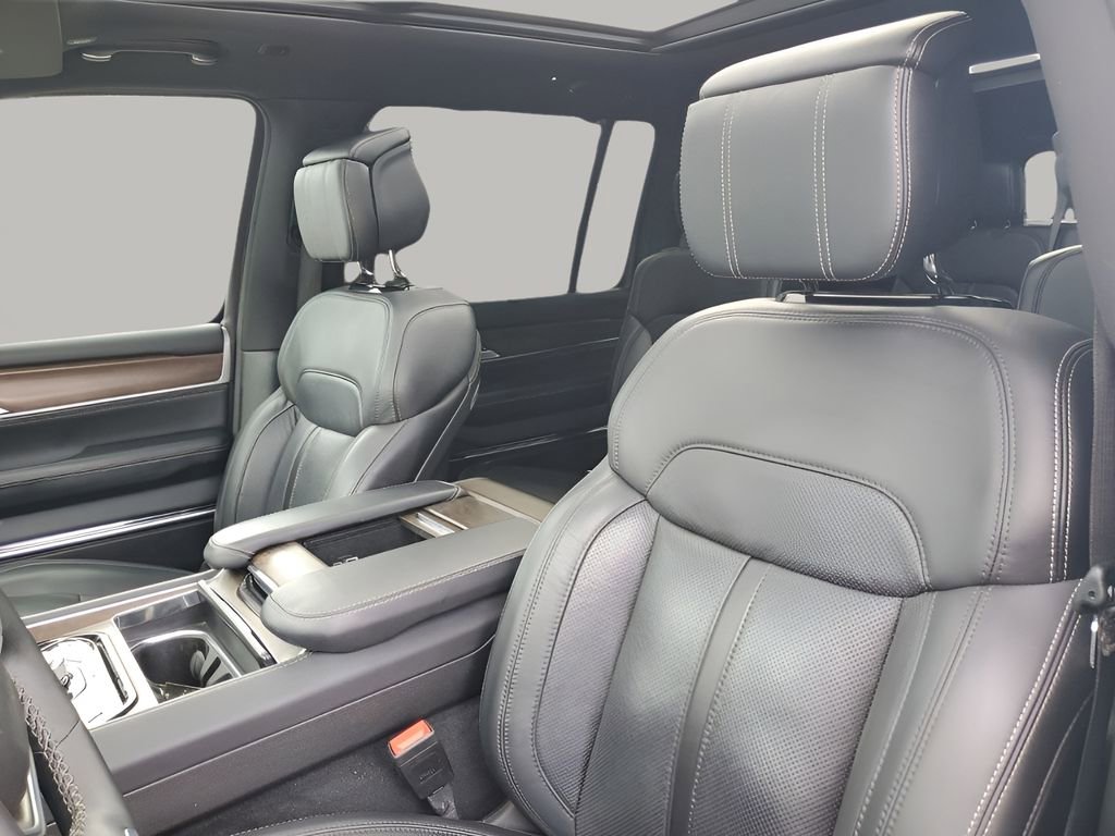 Used 2023 Jeep Grand Wagoneer 4WD image 33