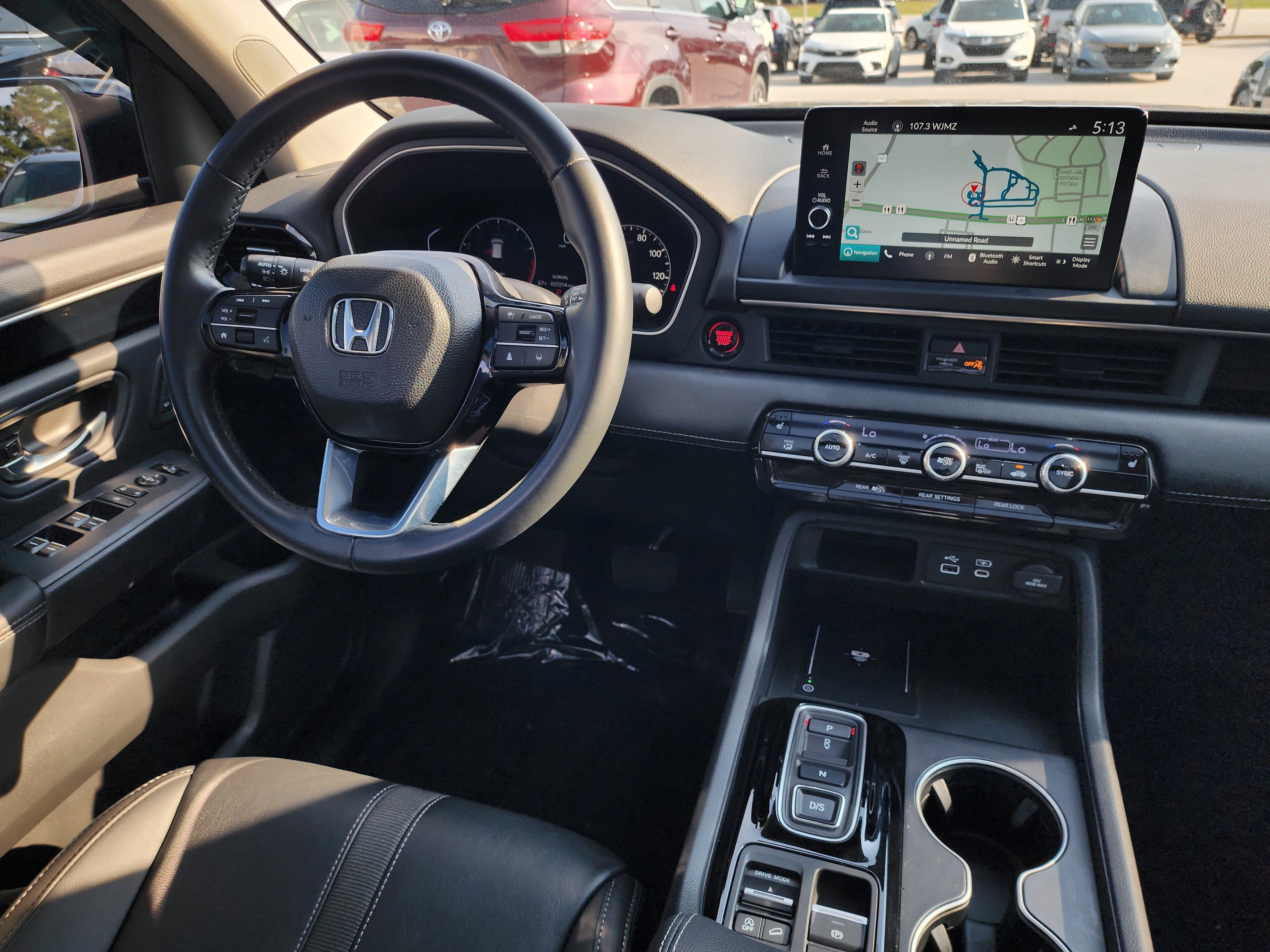 Used 2023 Honda Pilot Touring image 16