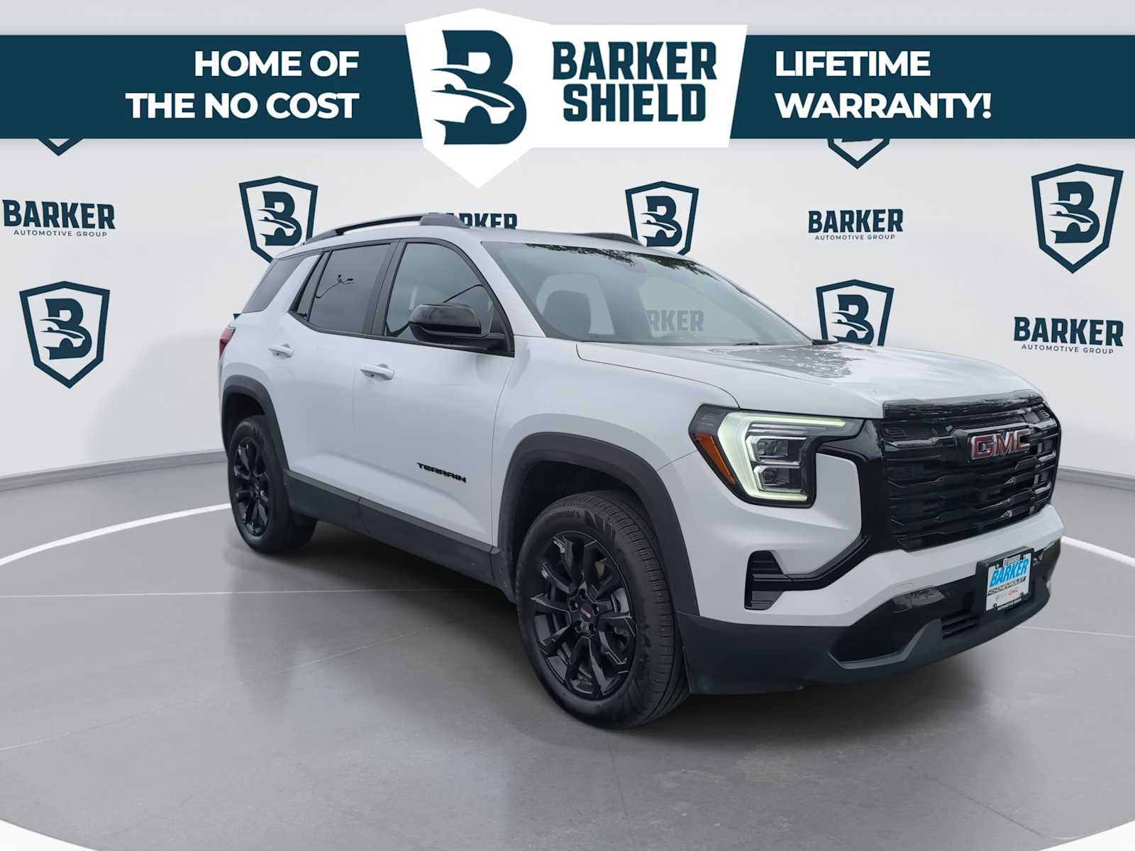 Used 2026 GMC Terrain Elevation w/ Elevation Premium Package FWD image 2