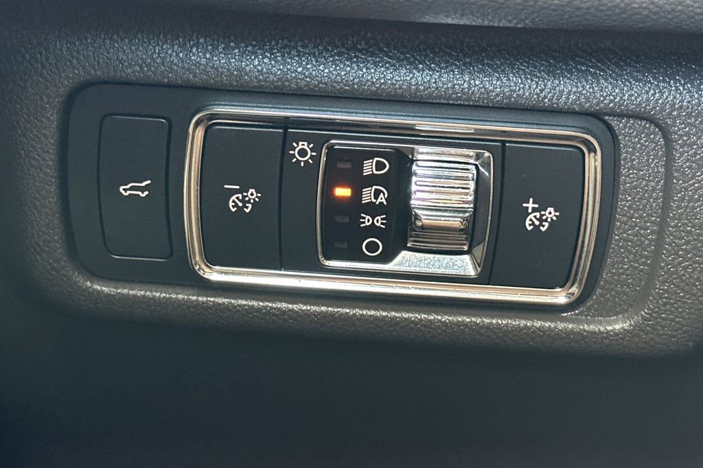 Used 2022 Lincoln Corsair FWD image 30