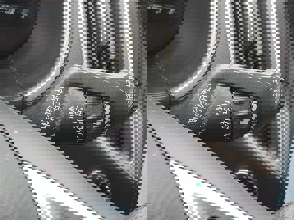 Used 2021 Ford Edge SEL w/ Convenience Package image 18