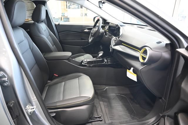 New 2026 Chevrolet Trax LT w/ Sunroof Package FWD image 10