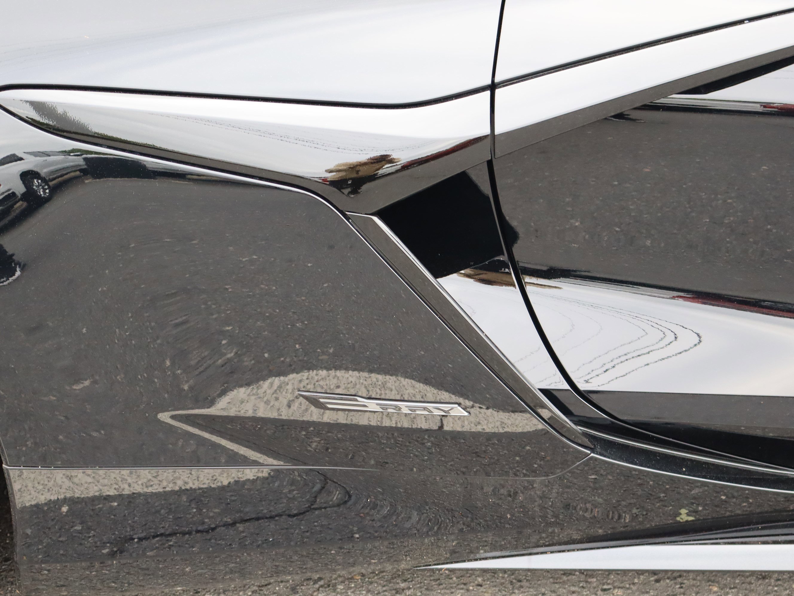 Used 2025 Chevrolet Corvette E-Ray w/ Stealth Interior Trim Package AWD/4WD image 12