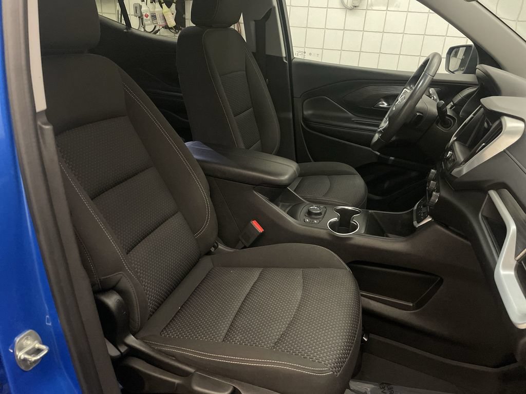 Used 2024 GMC Terrain SLE w/ Driver Convenience Package FWD image 20