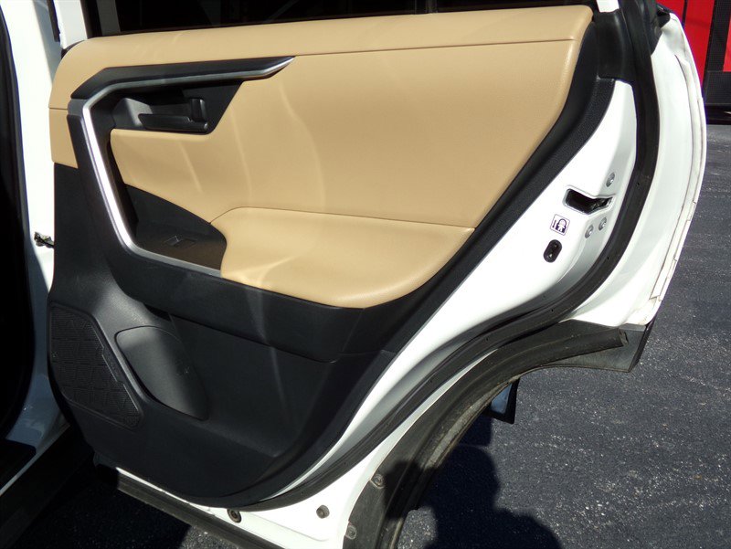 Used 2019 Toyota RAV4 LE AWD/4WD image 49