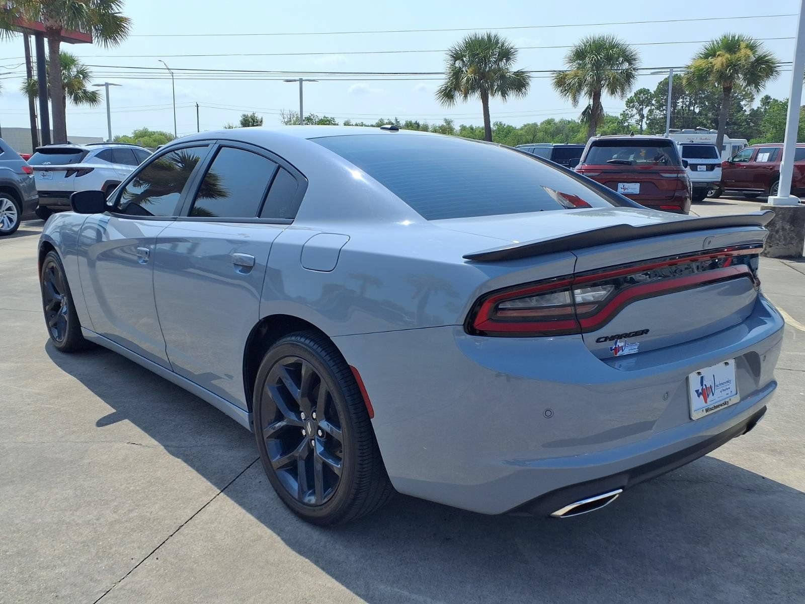 Used 2022 Dodge Charger SXT w/ Blacktop Package RWD image 8