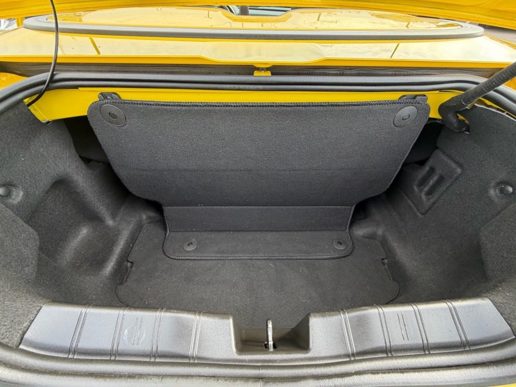 Used 2017 Chevrolet Camaro SS RWD image 5