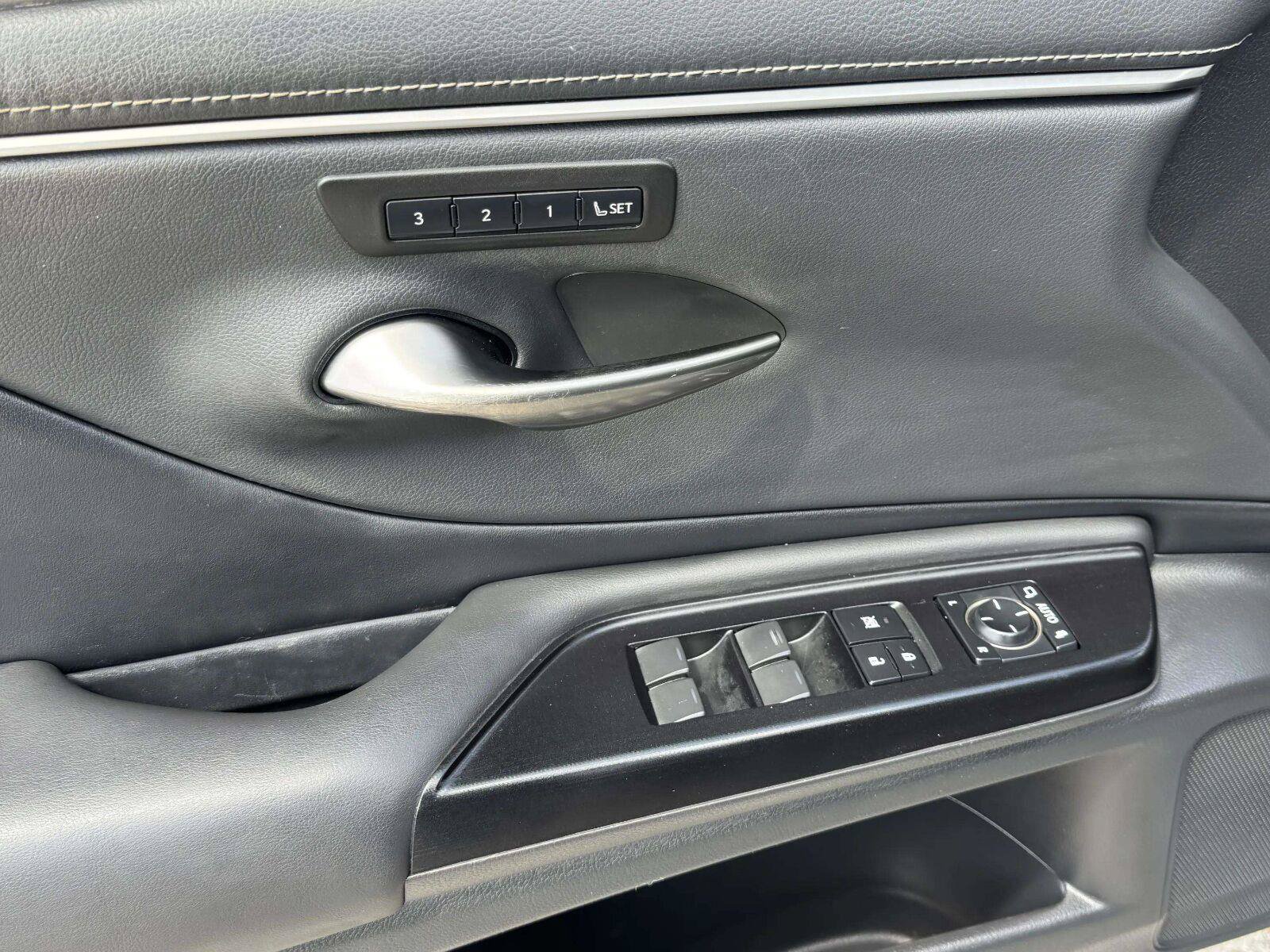 Used 2020 Lexus ES 350 F Sport w/ Accessory Package 2 FWD image 19
