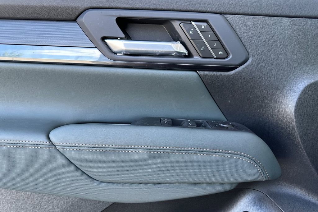 New 2026 GMC Terrain AT4 w/ Convenience Package III AWD/4WD image 8