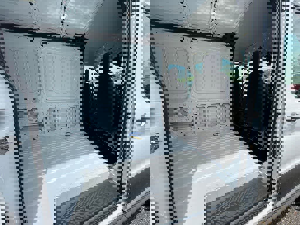 New 2025 Ford Transit 250 148 Medium Roof image 14