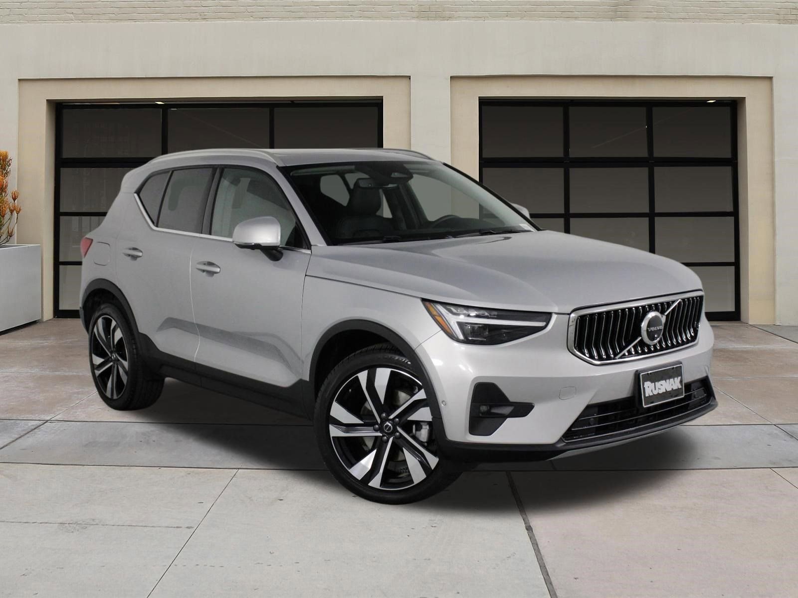 Certified 2023 Volvo XC40 B5 Ultimate w/ Protection Package Premier AWD/4WD image 34