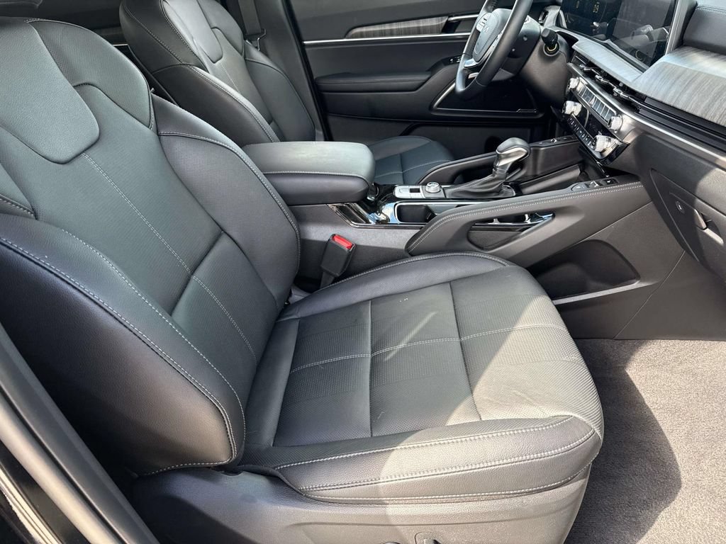 New 2025 Kia Telluride EX w/ EX Captain's Chair Package FWD image 16