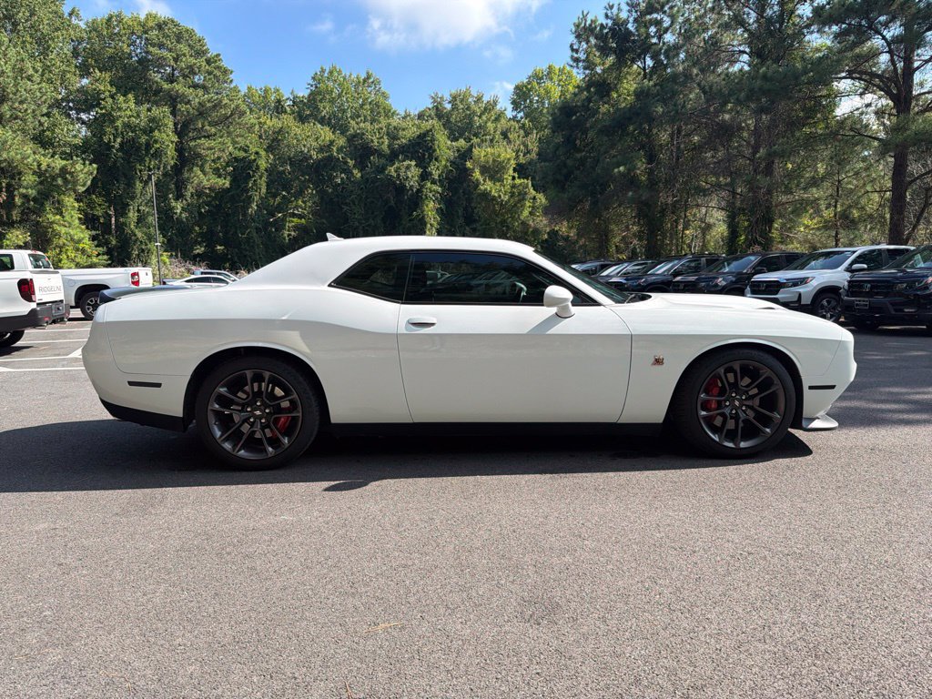 Used 2022 Dodge Challenger R/T Scat Pack w/ Driver Convenience Group RWD image 5