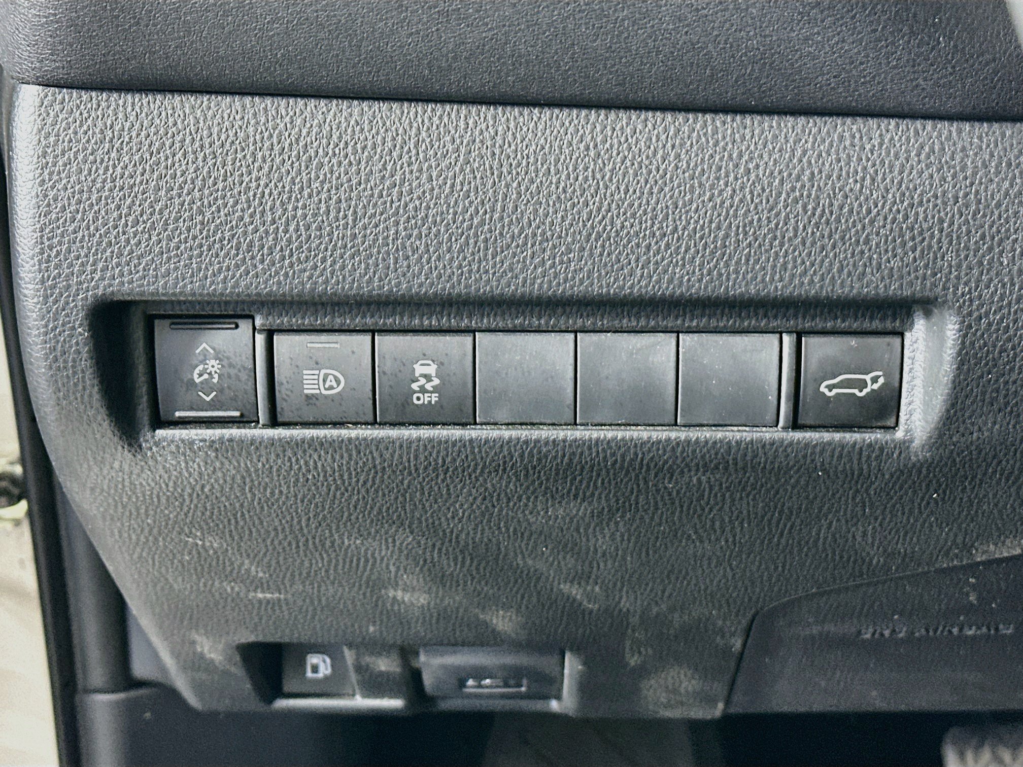 Used 2024 Toyota Venza XLE AWD/4WD image 17