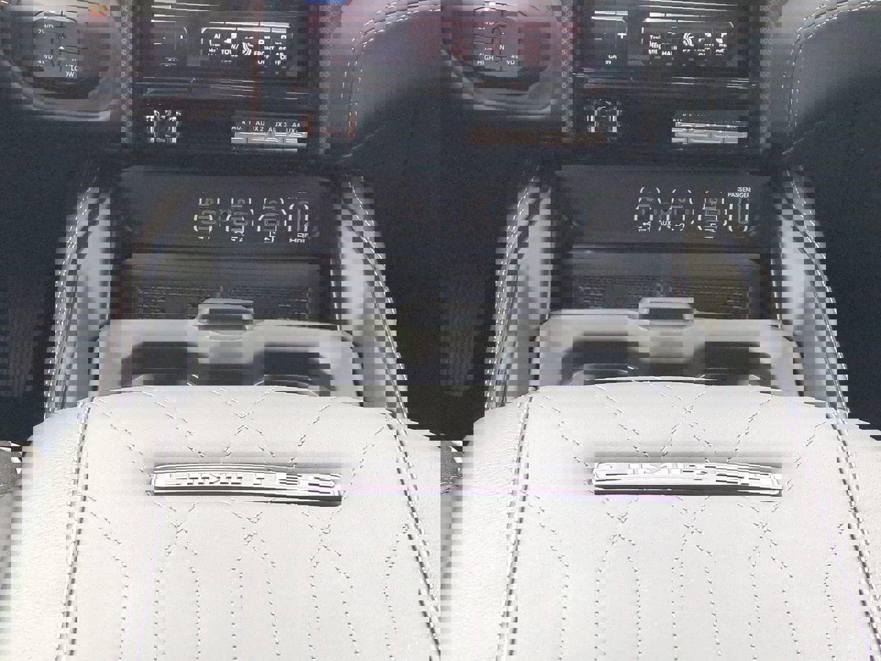 New 2026 RAM 3500 Limited image 17