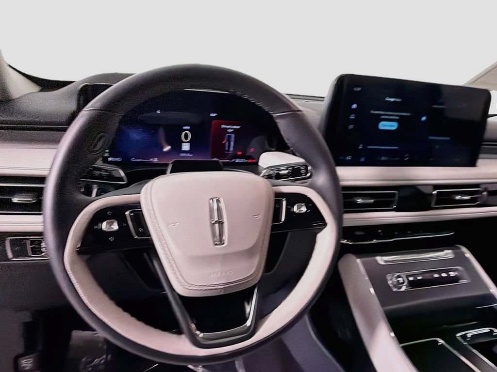Used 2026 Lincoln Aviator 2WD image 11