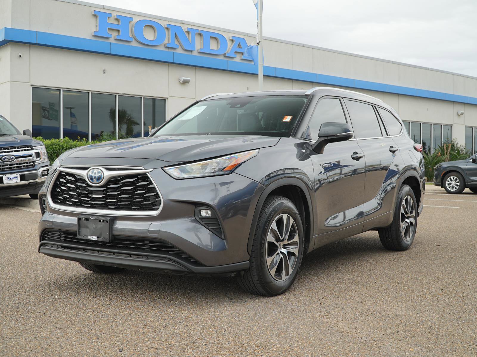 Used 2020 Toyota Highlander XLE