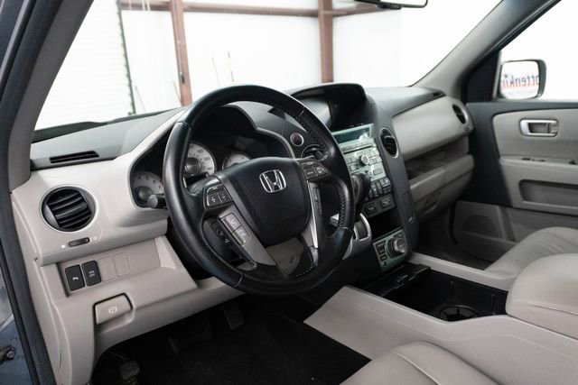 Used 2010 Honda Pilot Touring image 3