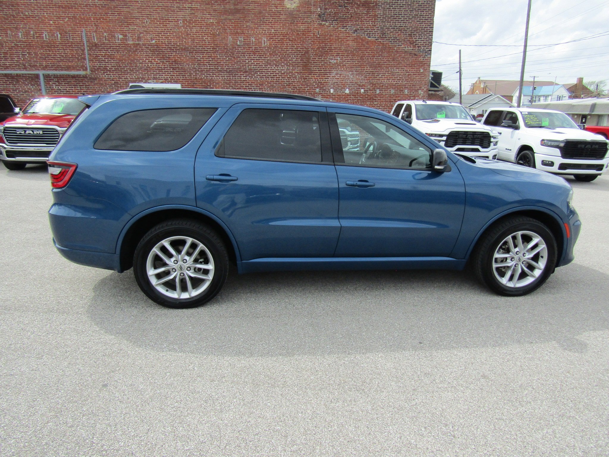 Used 2024 Dodge Durango GT AWD/4WD image 2