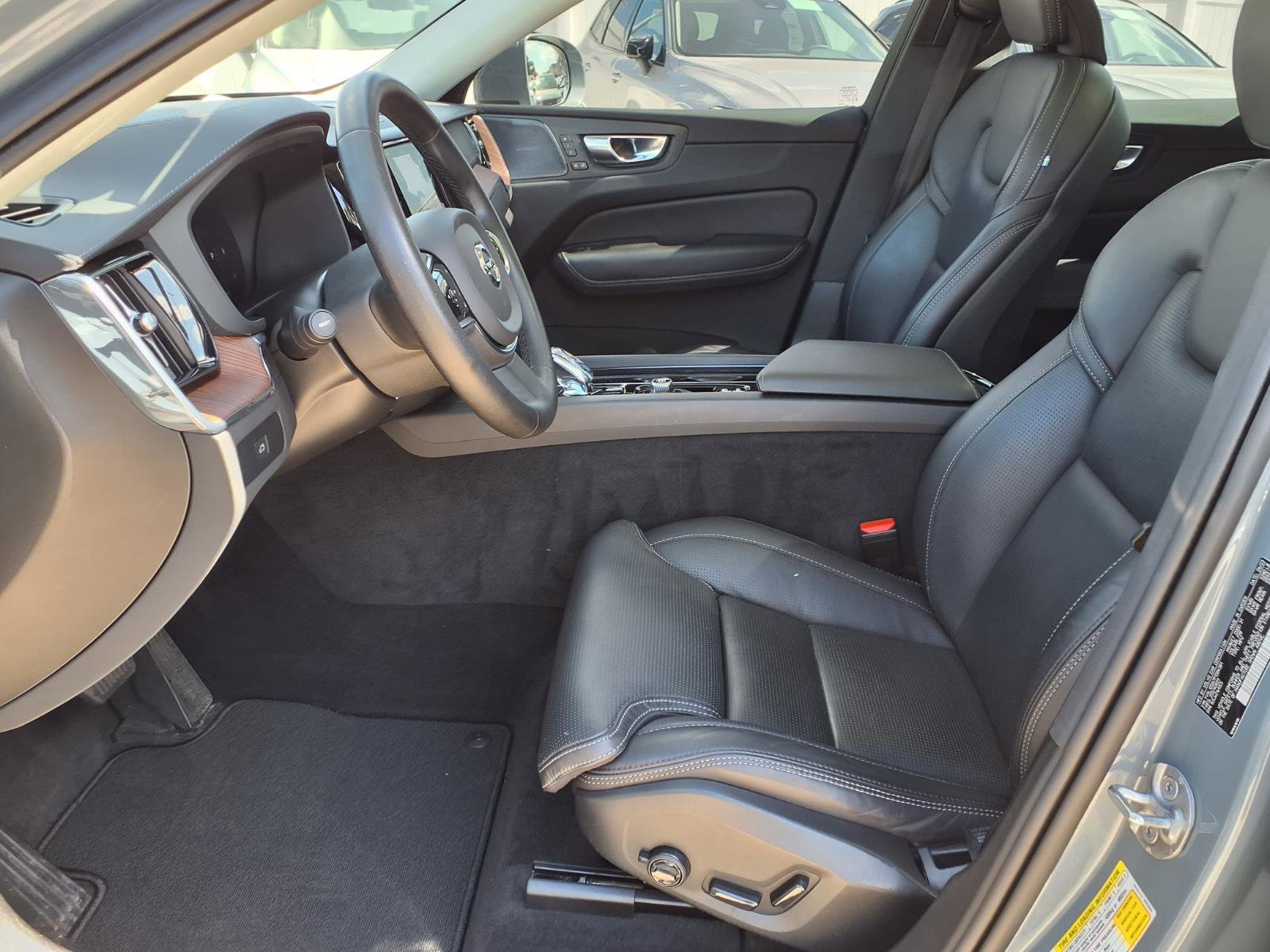 Certified 2023 Volvo XC60 B5 Ultimate w/ Climate Package FWD image 21