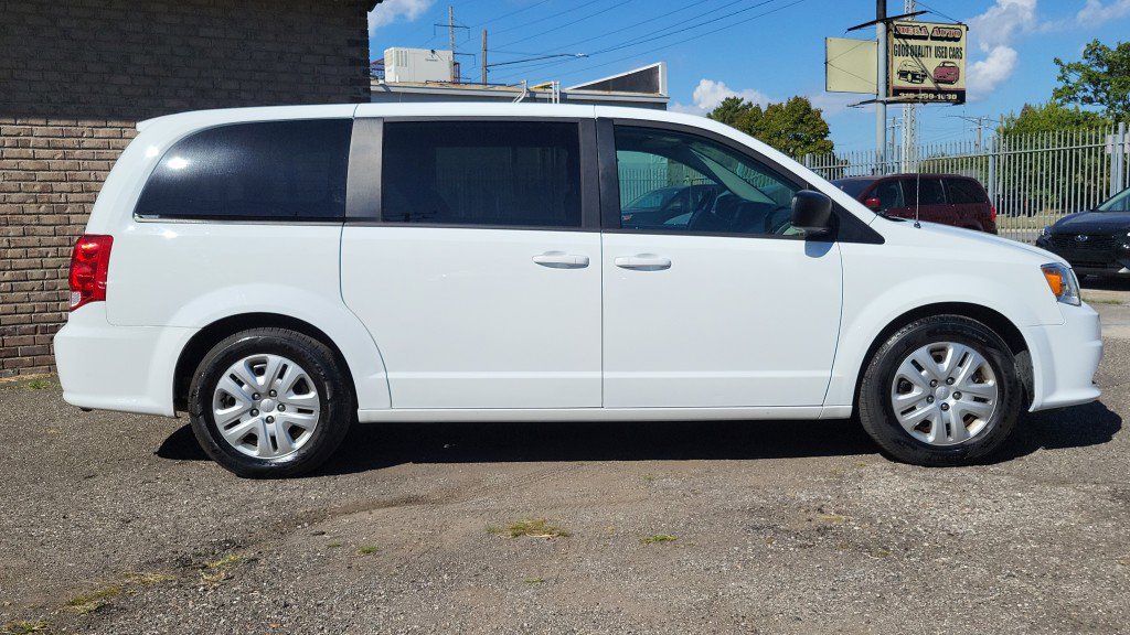 Used 2018 Dodge Grand Caravan SE image 7