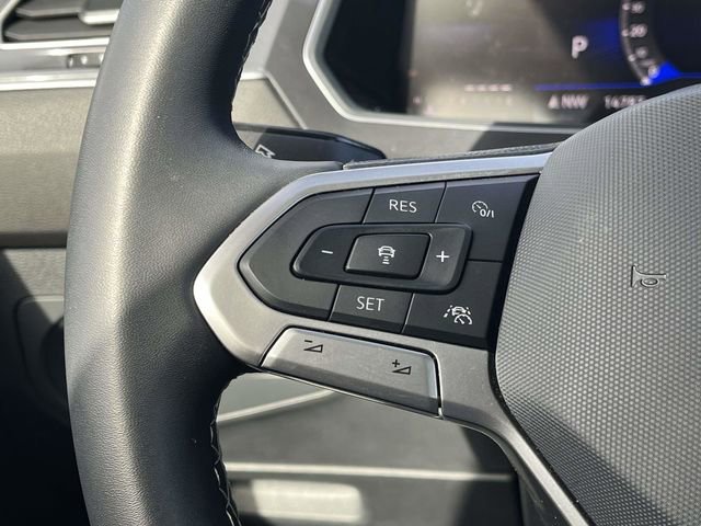 Used 2024 Volkswagen Tiguan SE image 28