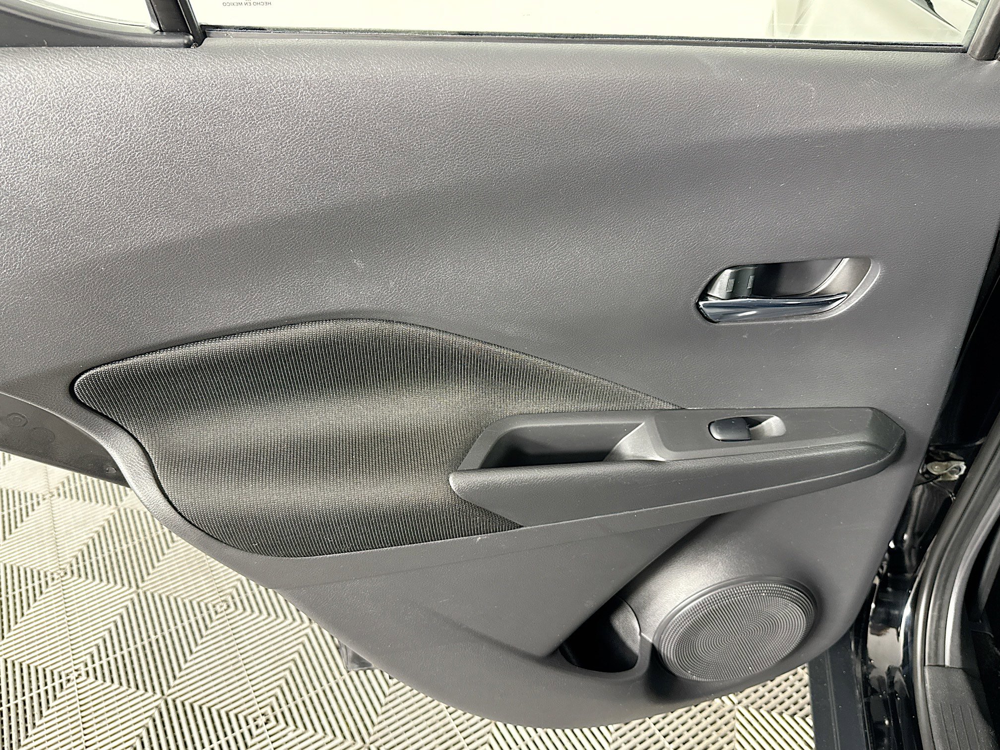 Used 2021 Nissan Kicks SV image 25