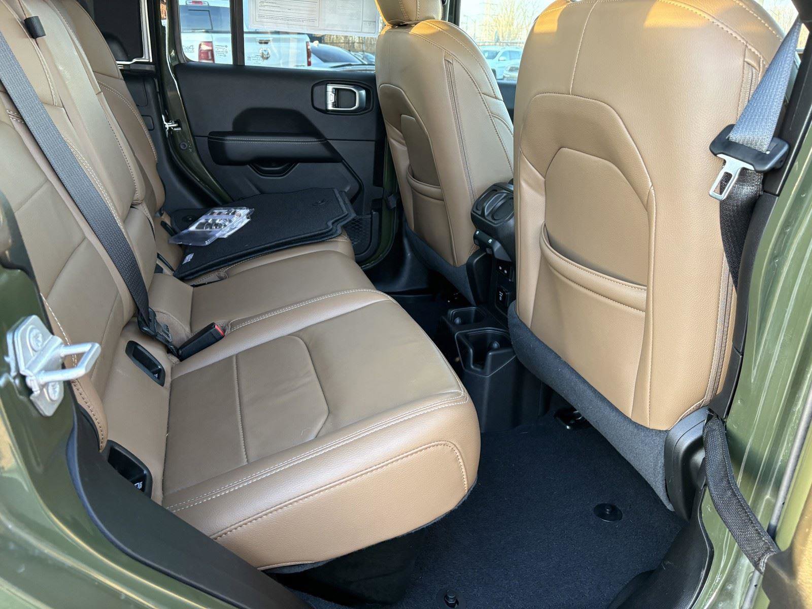 Used 2021 Jeep Gladiator Overland w/ Popular Equipment Package image 12