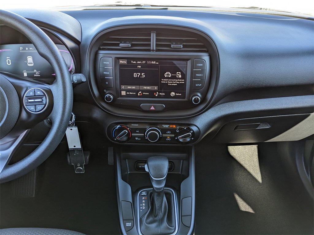 Certified 2025 Kia Soul LX image 17