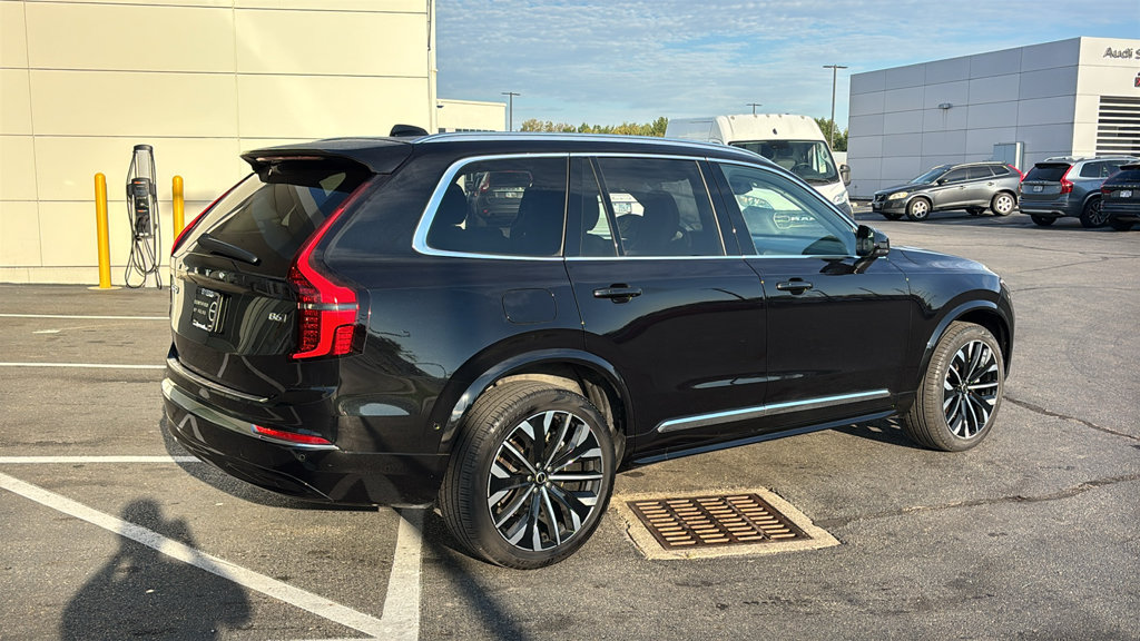 Certified 2026 Volvo XC90 B6 Plus AWD/4WD image 28
