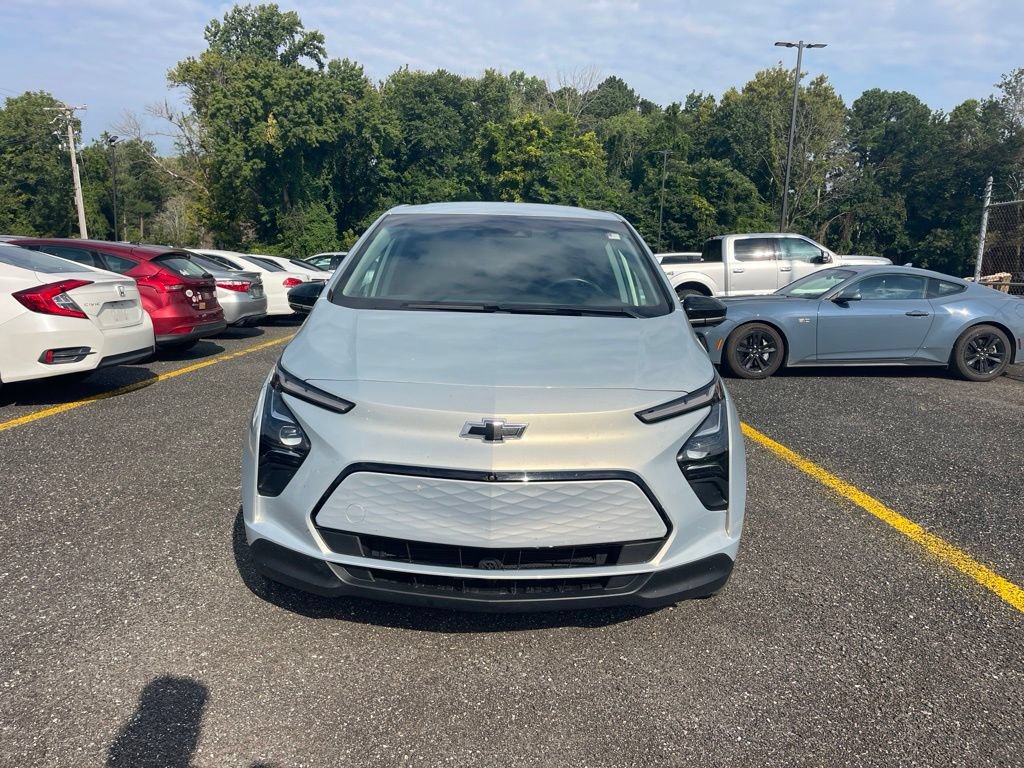Used 2023 Chevrolet Bolt LT w/ Infotainment Package FWD image 8