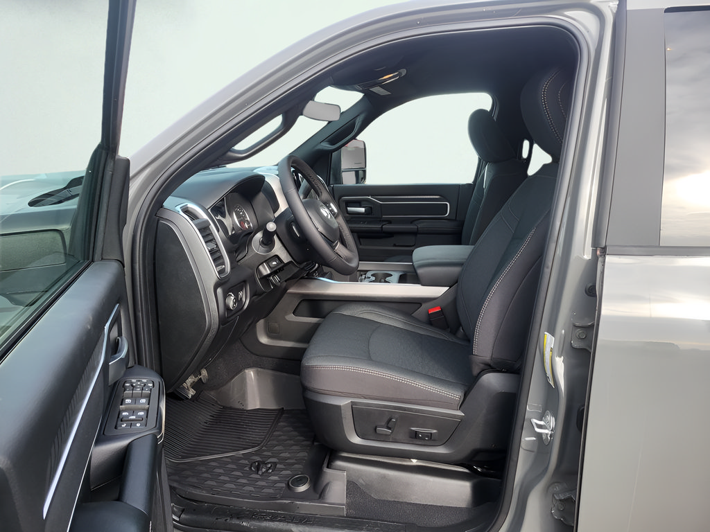 New 2026 RAM 3500 Big Horn AWD/4WD image 11