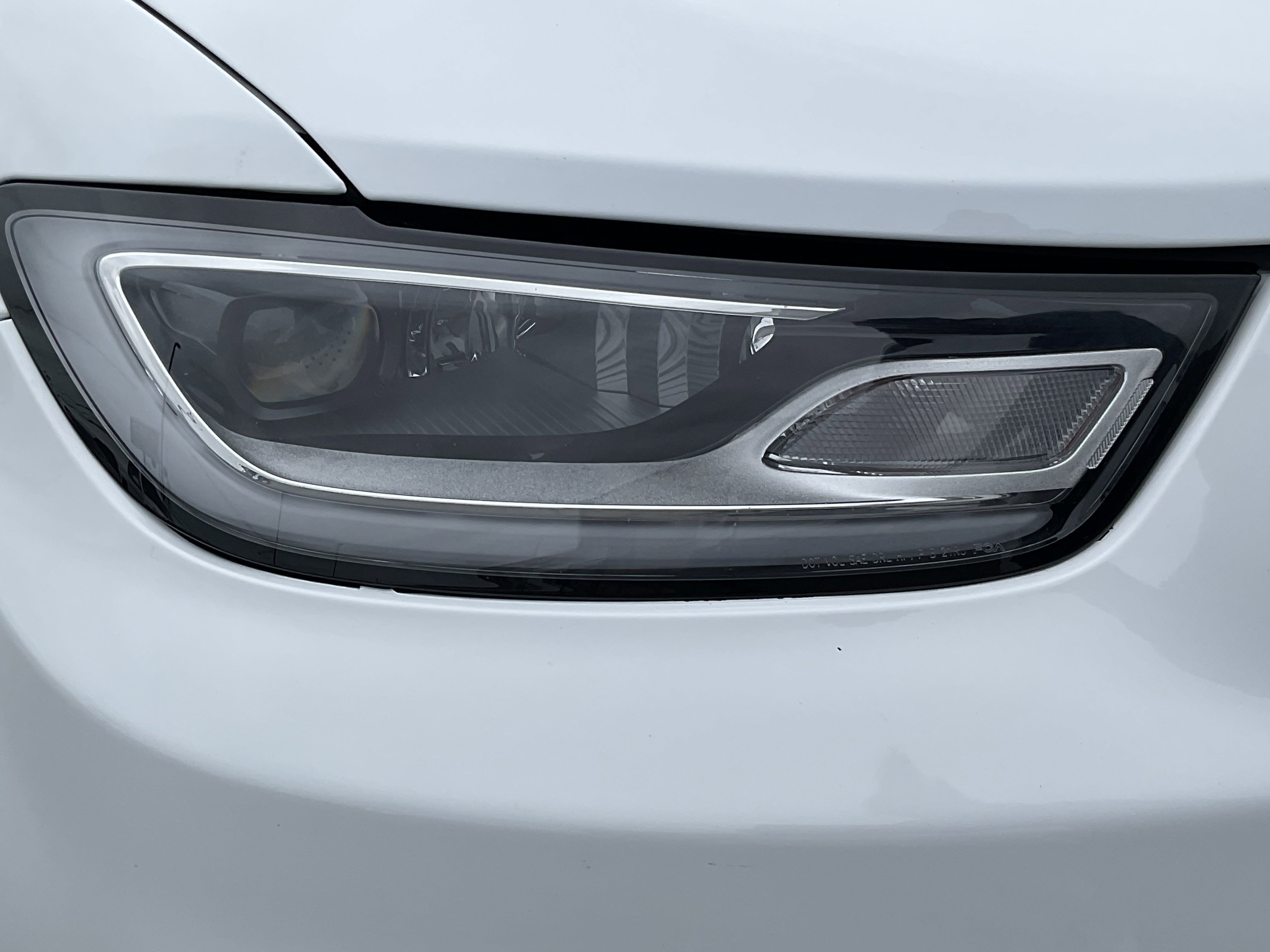 Used 2024 Chrysler Pacifica Select FWD image 12
