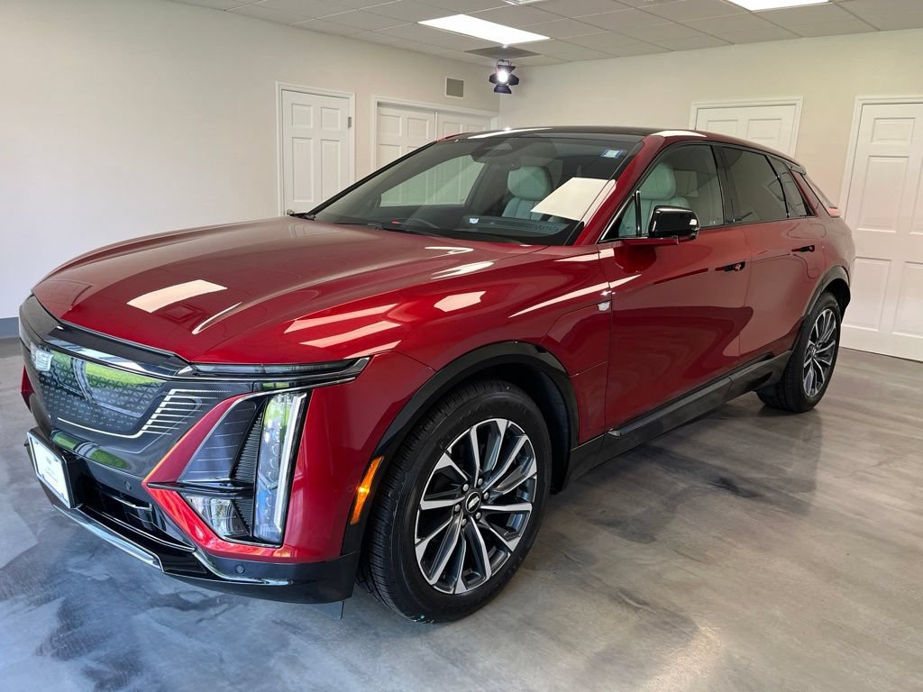 Certified 2024 Cadillac Lyriq Sport w/ LPO, Floor Liner Package AWD/4WD image 4