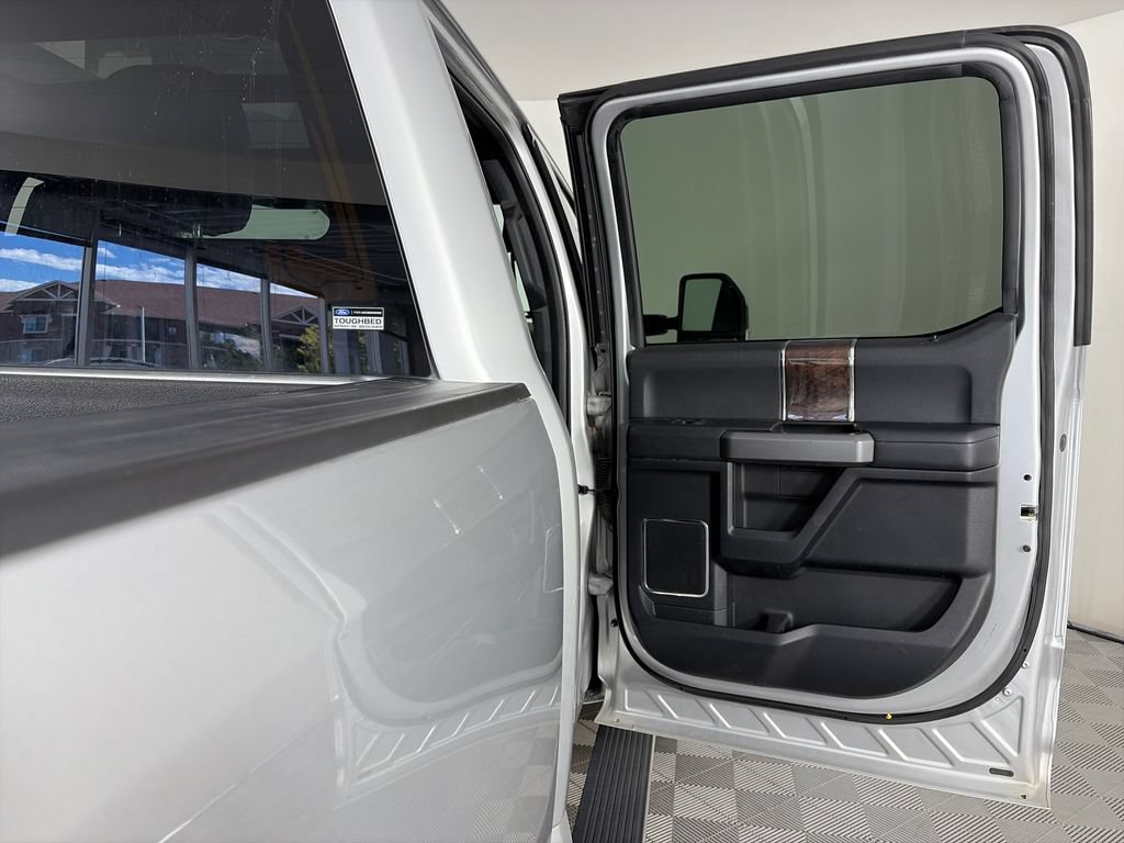 Used 2017 Ford F250 Platinum w/ Platinum Ultimate Package AWD/4WD image 29