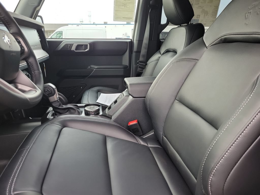 New 2026 Ford Bronco Outer Banks w/ Sasquatch Package AWD/4WD image 17