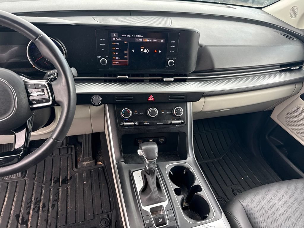 Used 2023 Kia Carnival LX FWD image 8