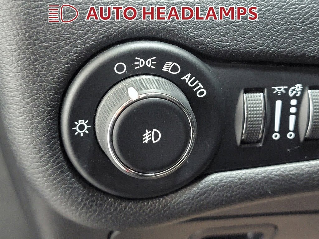 Used 2019 Jeep Cherokee Latitude Plus w/ Comfort/Convenience Group image 25