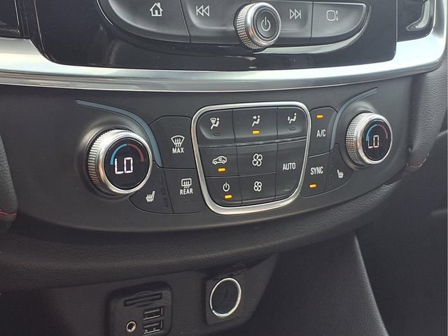 Used 2023 Chevrolet Traverse RS AWD/4WD image 9