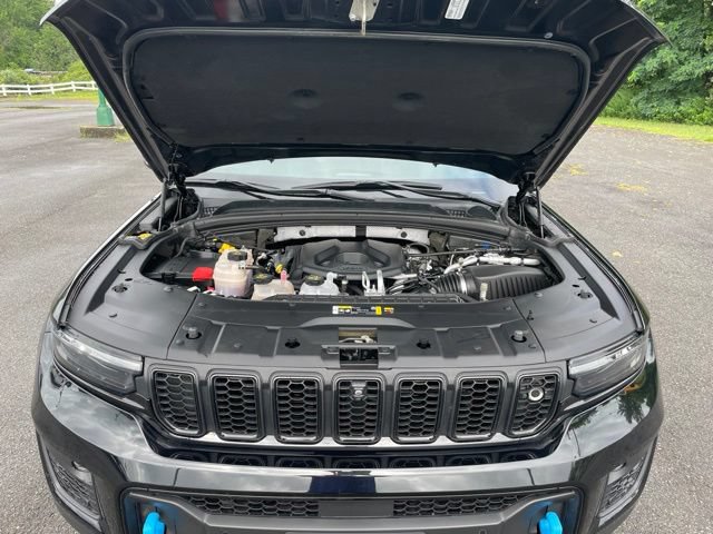 Used 2023 Jeep Grand Cherokee Trailhawk w/ Advanced Protech Group II AWD/4WD image 10