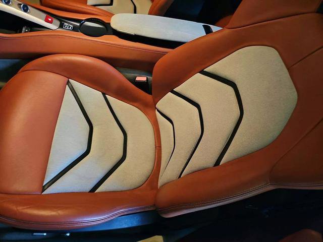 Used 2018 Ferrari California T image 27