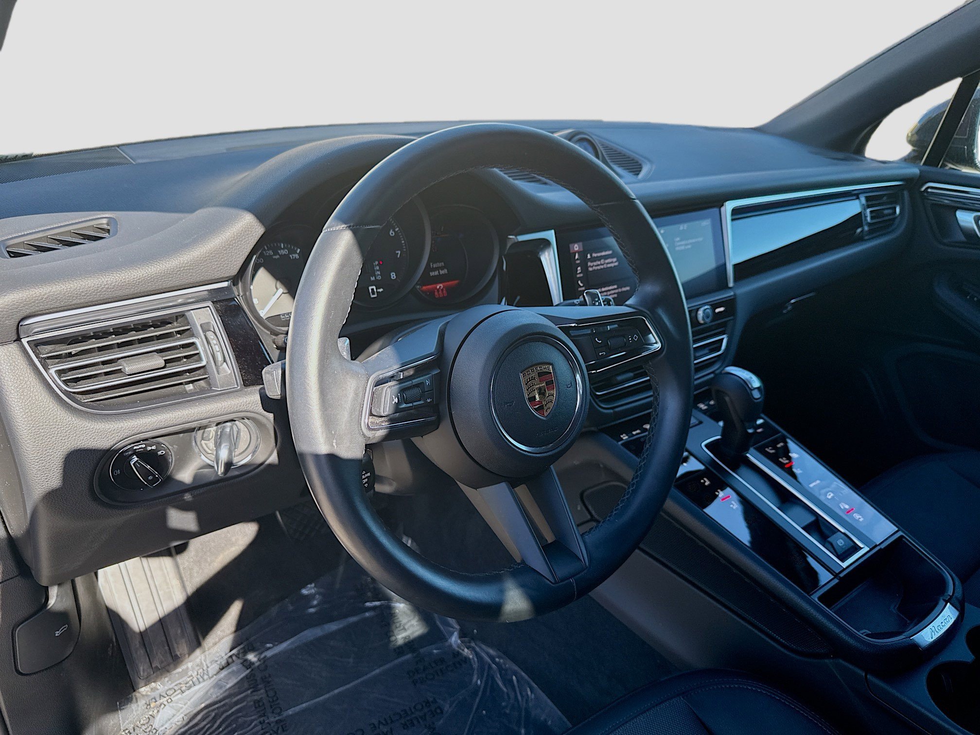 Used 2024 Porsche Macan image 7