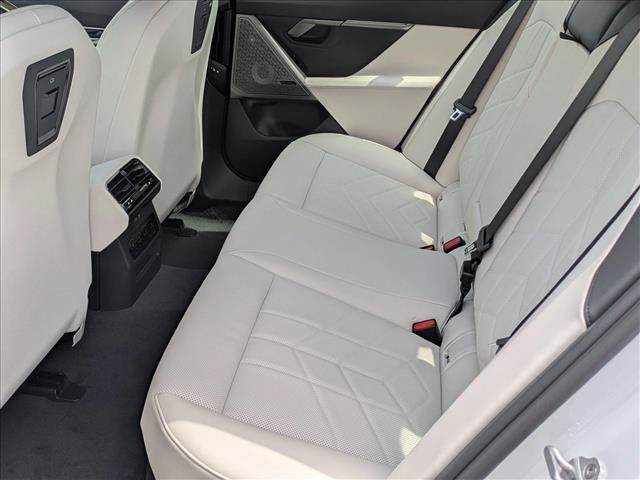 New 2027 BMW 550e xDrive w/ Executive Package AWD/4WD image 17