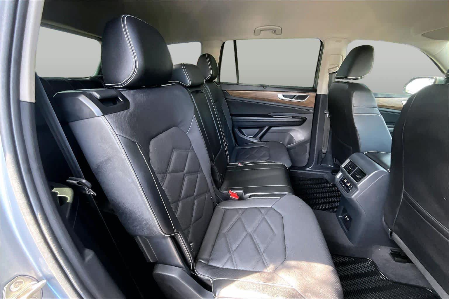Used 2024 Volkswagen Atlas SE FWD image 20