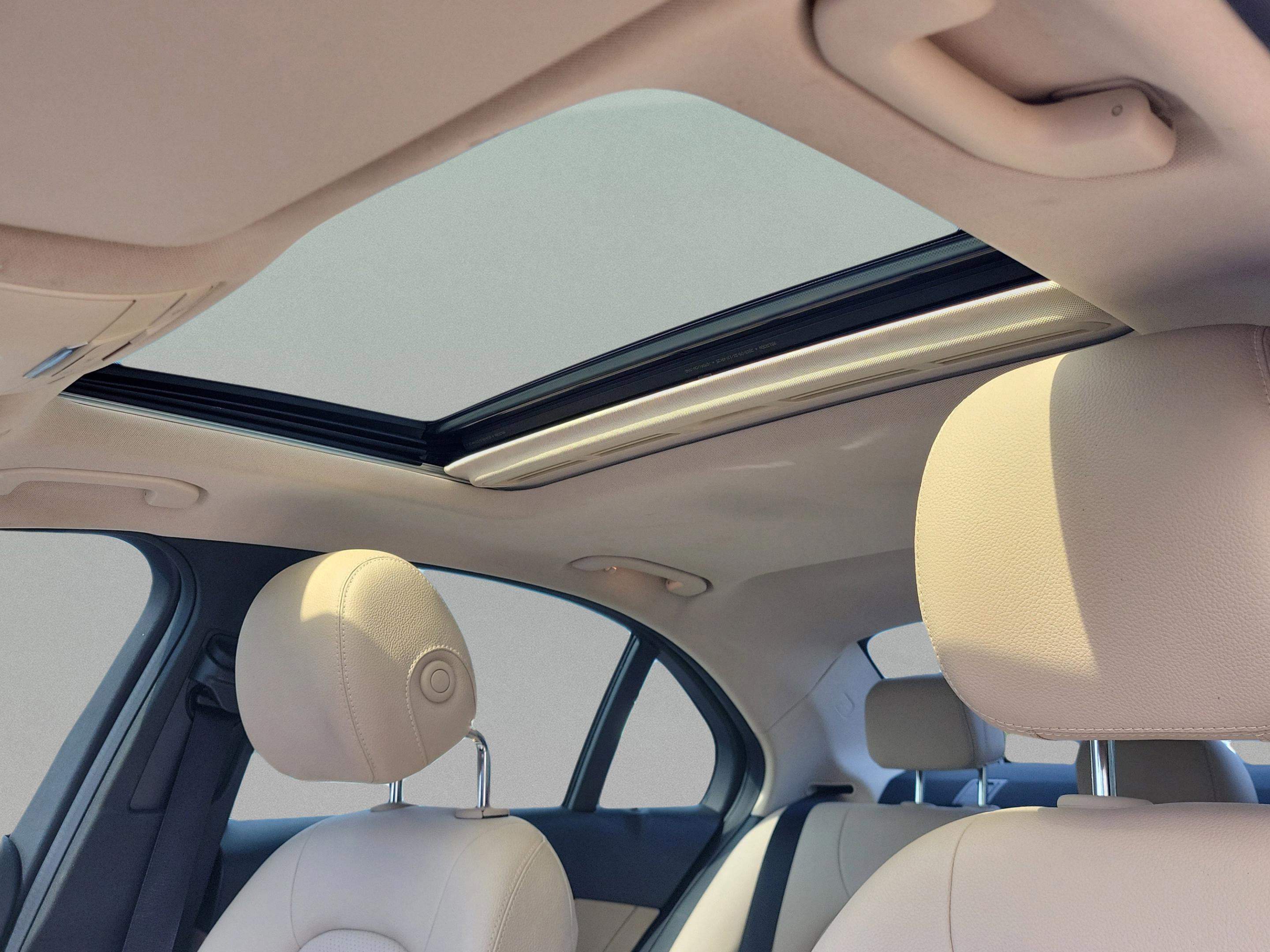 Used 2020 Mercedes-Benz C 300 4MATIC Sedan image 36