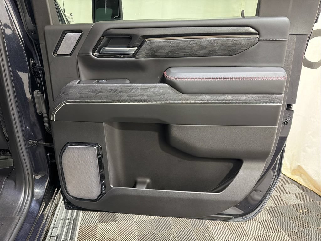 Used 2025 GMC Sierra 2500 AT4X AWD/4WD image 13