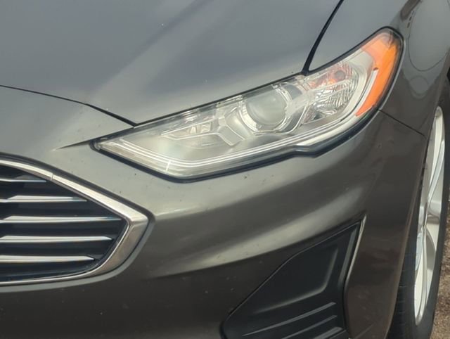 Used 2020 Ford Fusion SE image 9
