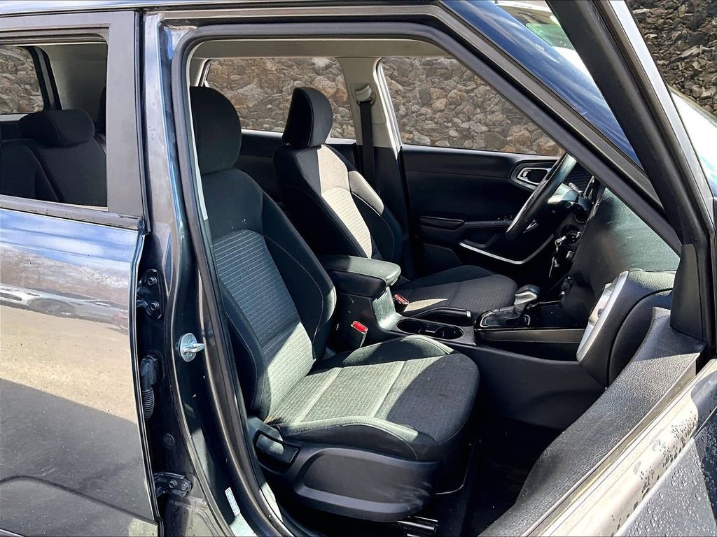 Used 2021 Kia Soul S FWD image 7
