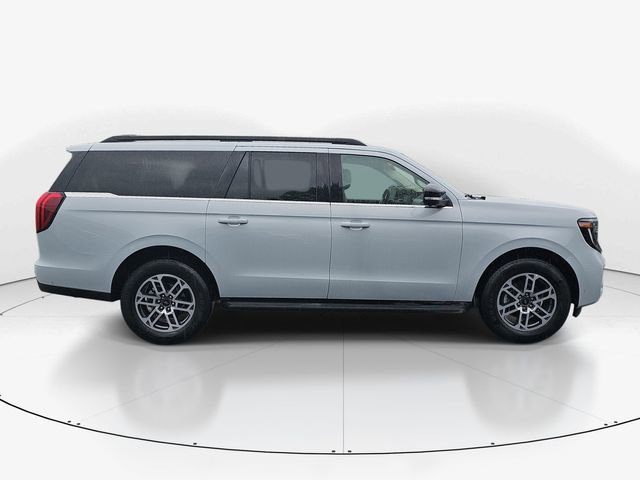 Used 2025 Ford Expedition Max Active RWD image 2