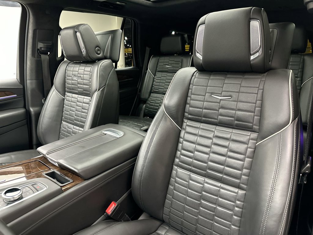 Used 2021 Cadillac Escalade Sport Platinum w/ Heavy-Duty Trailer Package AWD/4WD image 24